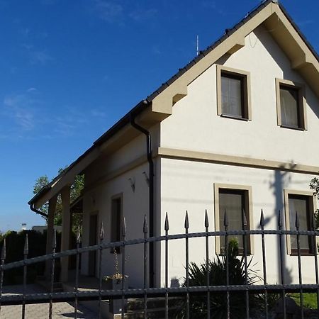 Kimy Home Mojmírovce Buitenkant foto